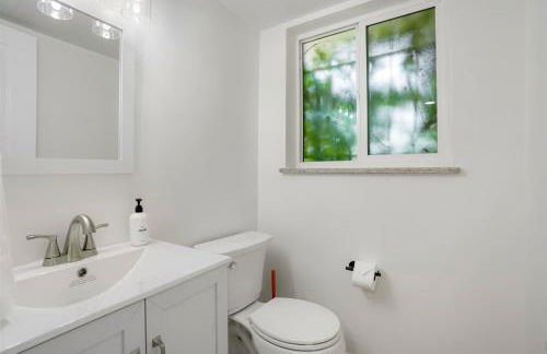 Large Home, 2 Living Rooms, Great for Family/Pets! - Foto 9