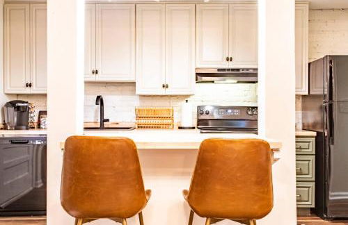 3BDR Classy Mid-Century Ground-Level Forsyth - Foto 29