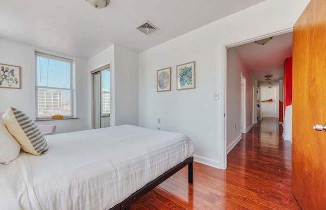 Stairway 3BR Apt w W D Home Theater - Foto 13