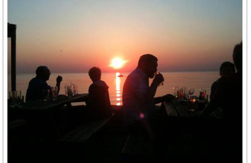 BAYVIEW self-catering coastal bungalow in rural West Wight - Photo 29