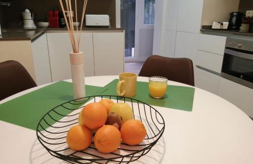 Lugar especial, gran patio, junto al ayuntamiento - Foto 10