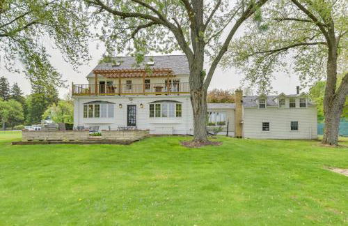 Pistakee Lake Estate with Boat Dock and Hot Tub! - Foto 32