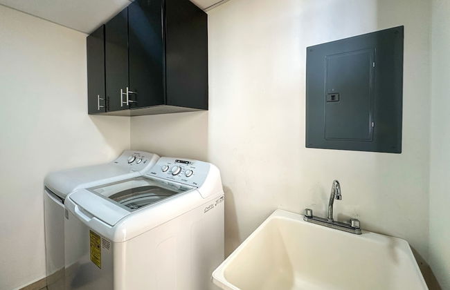 2BR Sunset Escape for Families - Foto 17