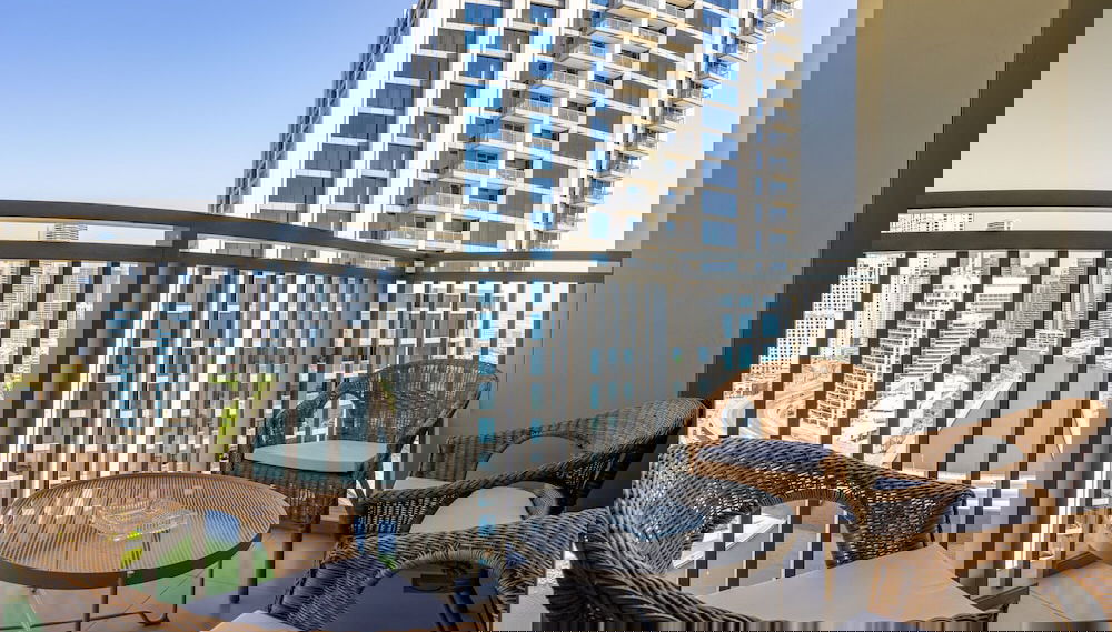 Waves - High-Rise Elegance: 2BR Apt with Marina Views - Photo 1, Primary image