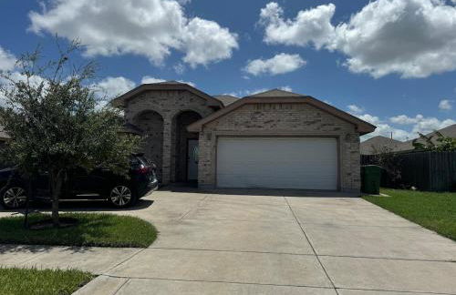 Charming 3-Bedroom Retreat in Prime Neighborhood - Foto 26