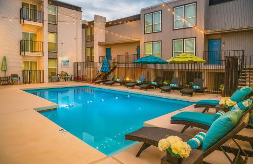 DT DFW Chic Free Parking and Pool In Medical District - Foto 1