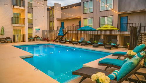 Cozy DT DFW Free Parking Pool Medical Dist - Foto 1