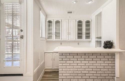 Lux life! Central location for business or play! - Foto 14