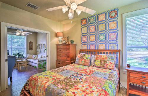 Cozy Texas Retreat with Patio, Grill and Fire Pit! - Foto 10