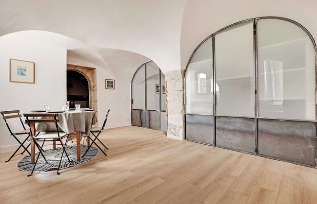 Authentic Apartment - 2br/4p - Monnaie - Photo 11