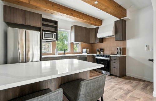 Kerns 6BR - New Spanish Style Group Stay - Photo 26