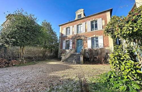 Charming bourgeois house – Précy town centre - Foto 1