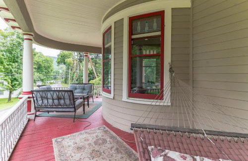 Mountain View Victorian with Convenient Location and Lots of Space tp Play farmhouse - Foto 37