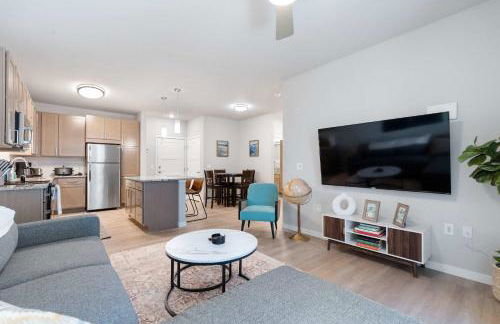 Pool & Fitness Room Near University Park - Covered Parking - Foto 4