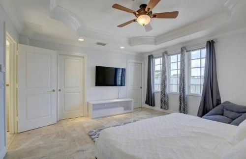 Private Patio Cali King Bed Walk to Las Olas - Foto 13