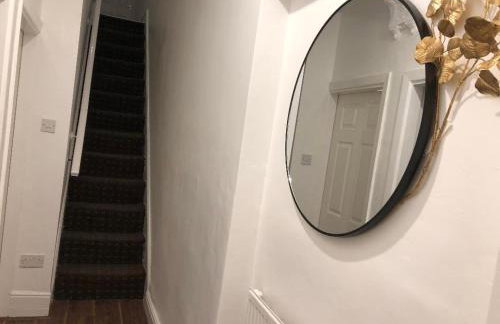 Comfortable Home From Home Bolton Central - Sleeps - 10 - Foto 40