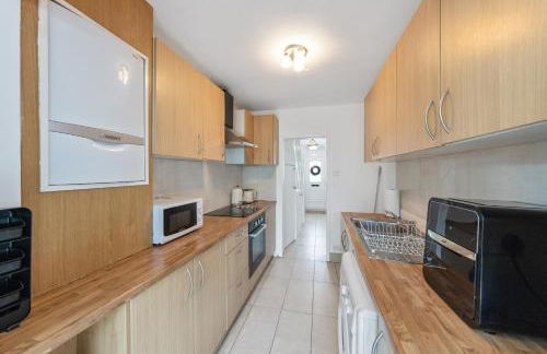 Lesley House 4 bed villa TV Internet Garden - Foto 18