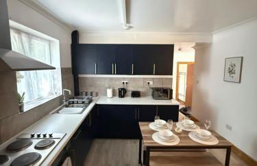 4 bed - contractor, family stays - free parking - Foto 1