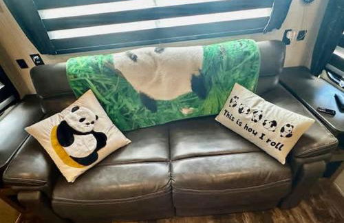 Puffy Panda RV-Hot Tub-Sleeps 2 - Foto 9