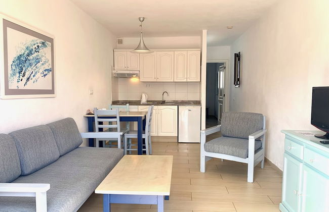 Apartamentos Los Tulipanes - Photo 26