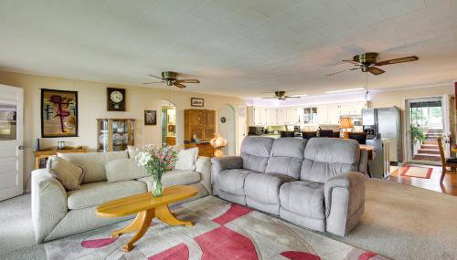 Lakefront Canadian Gem Fire Pit, Decks and Grills - Foto 5