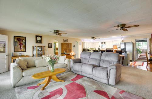 Lakefront Canadian Gem Fire Pit, Decks and Grills - Foto 5