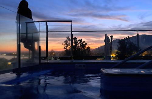 Hello Cosmo - Photo 25