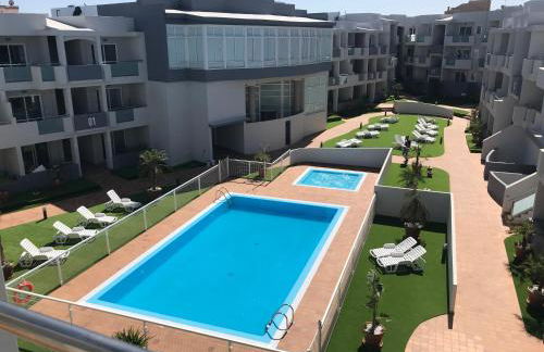 Luxury Apartment - Photo 13