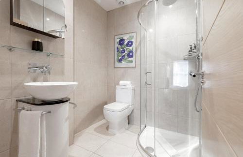 Cool Covent Garden Theatre Design Hub for Families Friends Couples - Foto 19