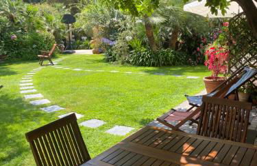 Villa Angelina Holiday Homes I Casa UG I A pochi chilometri da Sanremo e il suo Festival I Giardino I Parcheggio privato - Photo 8