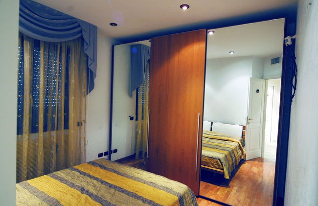 Roma Chic House - Luxury House 4 People - With 2 Bedrooms 2 Bathrooms - Photo 5