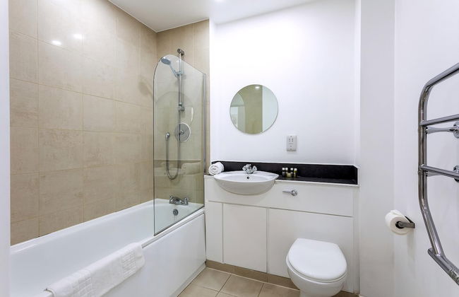 RAI - Modern Tower Hill Penthouse - Photo 20