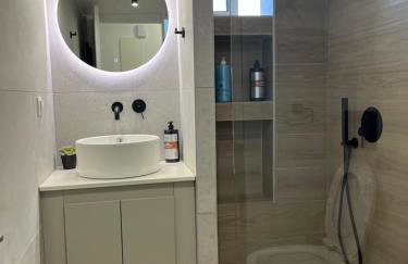 -Fully Renovated- A cozy and warm place at the beach of Gribovo - Foto 12