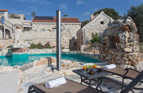 Stonehouse Marina - Estate With A Two Private Pools - Photo 104