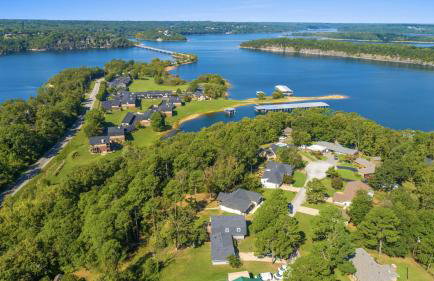 Lake Retreat Hot Tub Game Room Grill - Foto 58