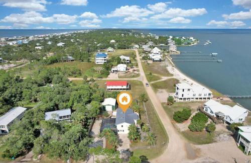 Pet-Friendly Bay View Home w/ Screened Pool Near Lighthouse - Foto 1