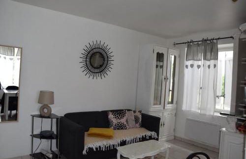 Studio évasion campagnarde avec jardin et parking, proche de Eurexpo et GroupamaStadium - Foto 18