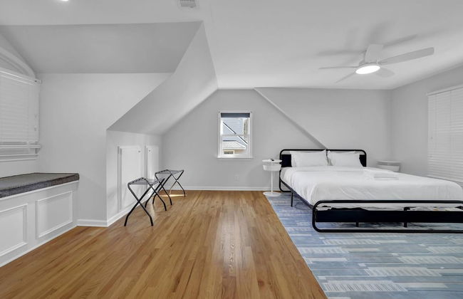 Chamblee Retreat 3BR Home w Spacious Porch - Foto 17