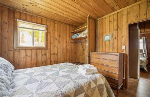 Sunnyside 3BR 1BA Relaxing Lakefront Retreat - Foto 14