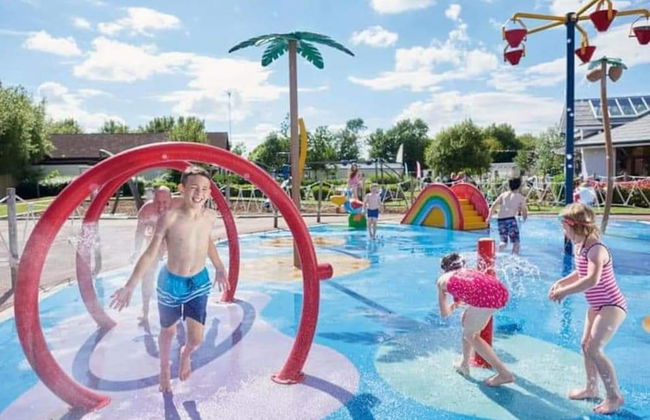 3 Bed Caravan - Near Beach, 5 Star Reviews, Wifi - Photo 7