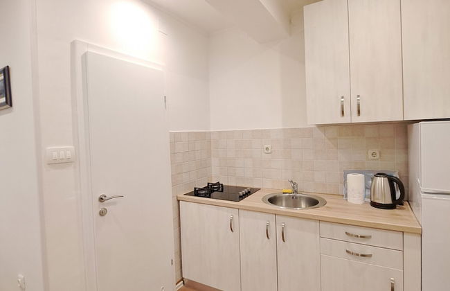 Studio Leo Apartment - Photo 18