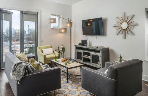 The NEW Nashview Rooftop-Skyline View - Sleeps 12 - Foto 25