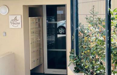 Les Voiles d Azur, Duplex moderne avec vue sur le port et la mer, à 2 minutes des plages - Photo 2