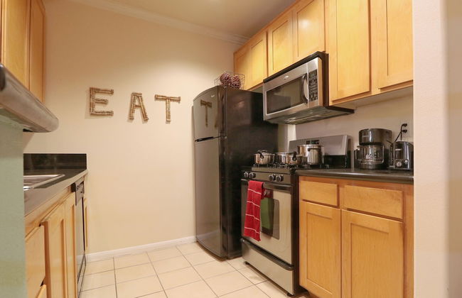 LAs Premier Apartments - Photo 34