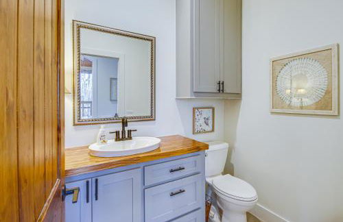 Waterfront Terry Home with 3 Decks and Hot Tub! - Foto 30