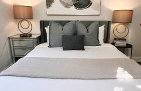 Spacious 3B2B Downtown Apt, Kitchen and Laundry, Walk to PPAC & Convention Center - Foto 13