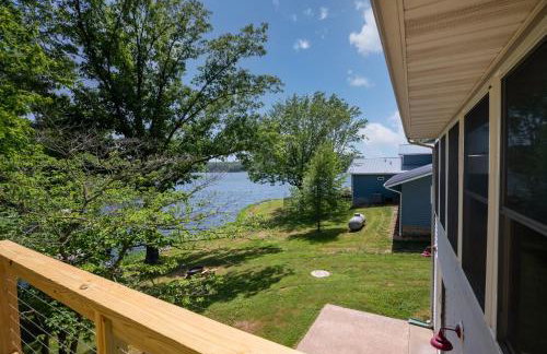 Waterfront 3BR Loft w Dock on Lake of Egypt - Foto 44