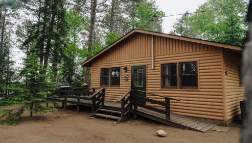 Cozy 3 Bedroom House - Prime Location - Birch Lake - Parking - CB06 - Foto 2