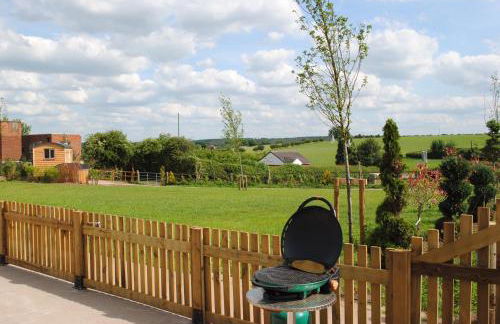 FAIRVIEW FARM Holiday Accommodation 14 Luxury Lodges, Cabins, Dog Friendly, Suitable for Couples, Families and Groups, Wedding Guests , Corporate events, Sleeps 2-65 guests in Ravenshead, Nottingham near Sherwood Forest, set in 88 acres - Photo 46