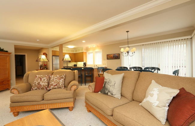 Upscale 3BR Topnotch Overlook - Foto 15